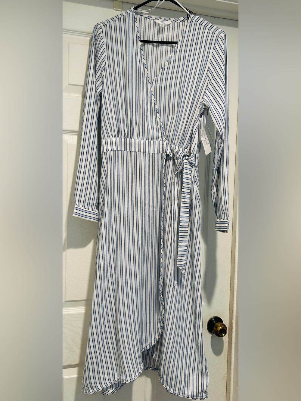 Time and Tru long sleeve midi dress. - Picture 3 of 4